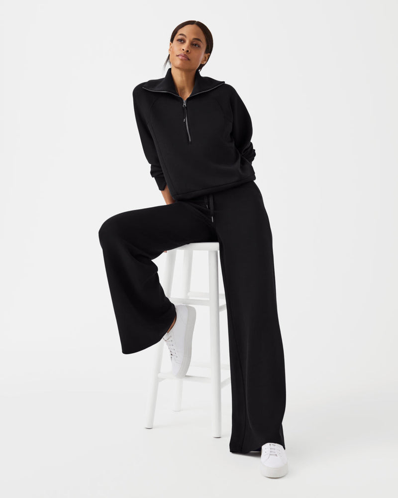 AirEssentials Wide Leg Pant in Timeless Navy