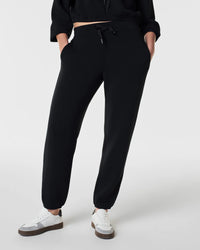 AirEssentials Jogger Pant in Very Black