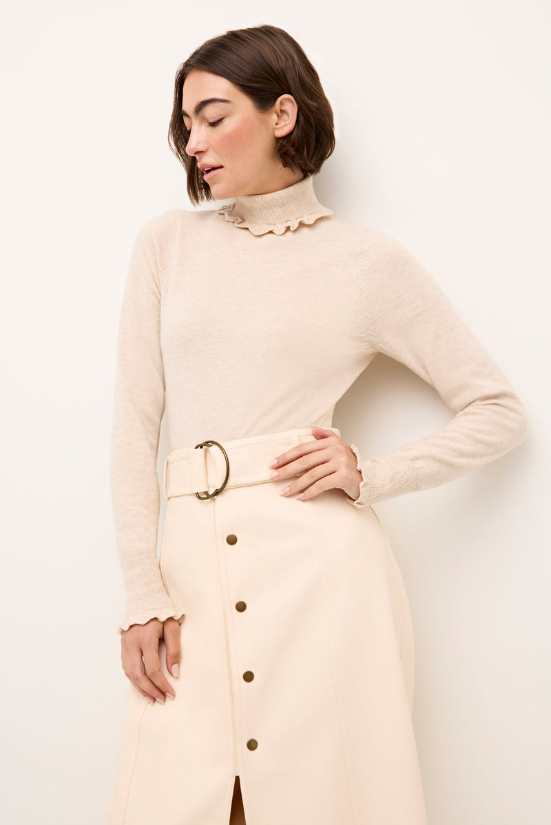 Corgan Turtleneck Sweater in Cream