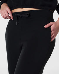 AirEssentials Jogger Pant in Very Black